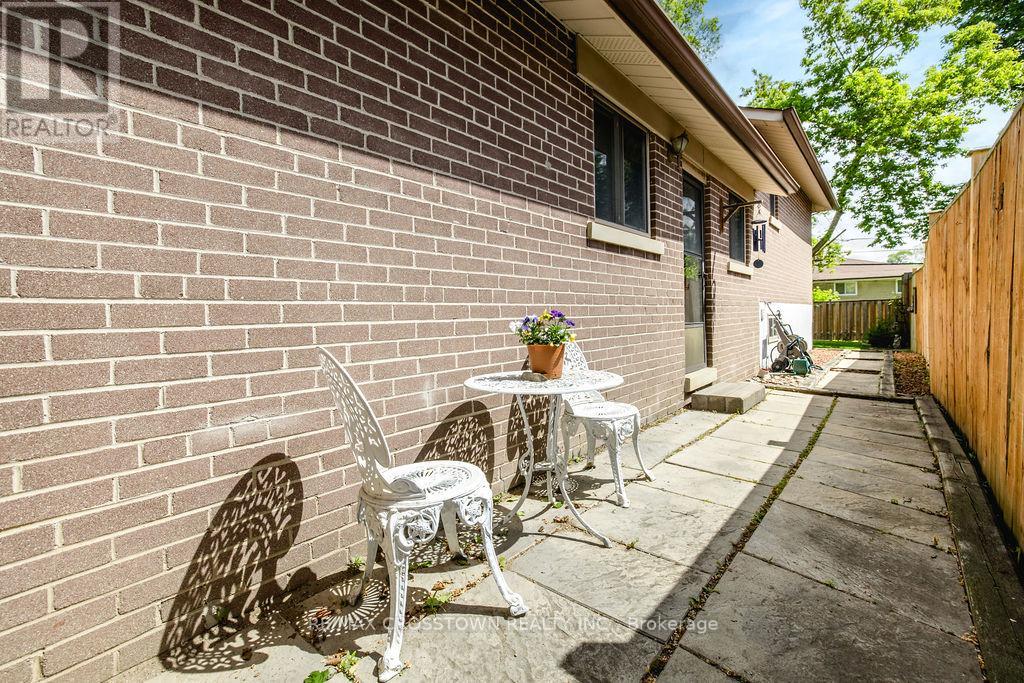 865 KROSNO BOULEVARD - 45