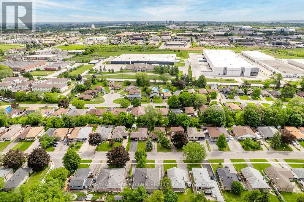 865 KROSNO BOULEVARD - 47
