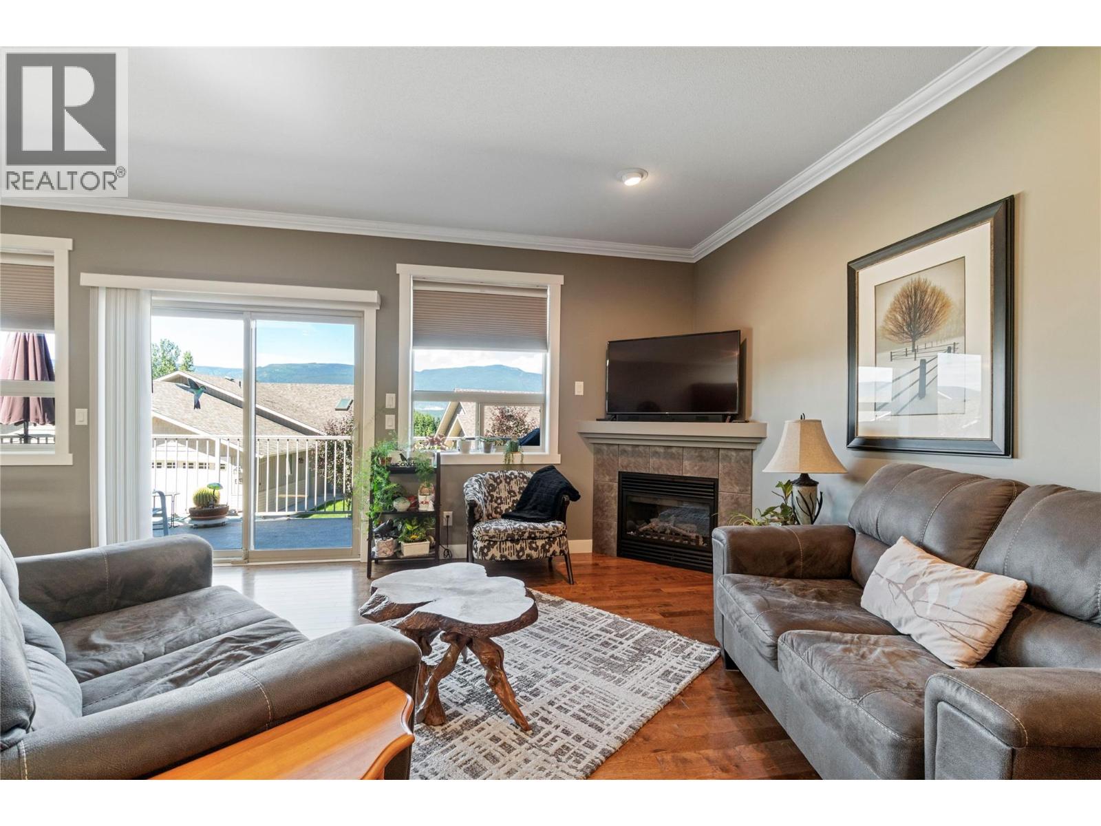 #24 2751 15 Avenue NE - 9