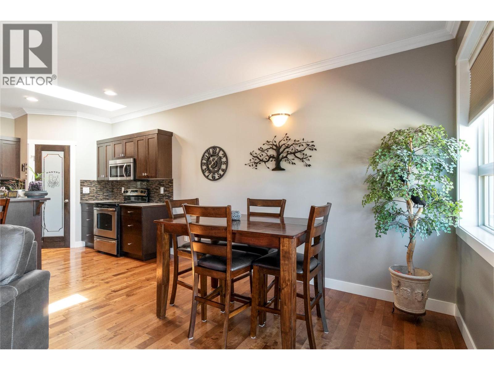 #24 2751 15 Avenue NE - 11