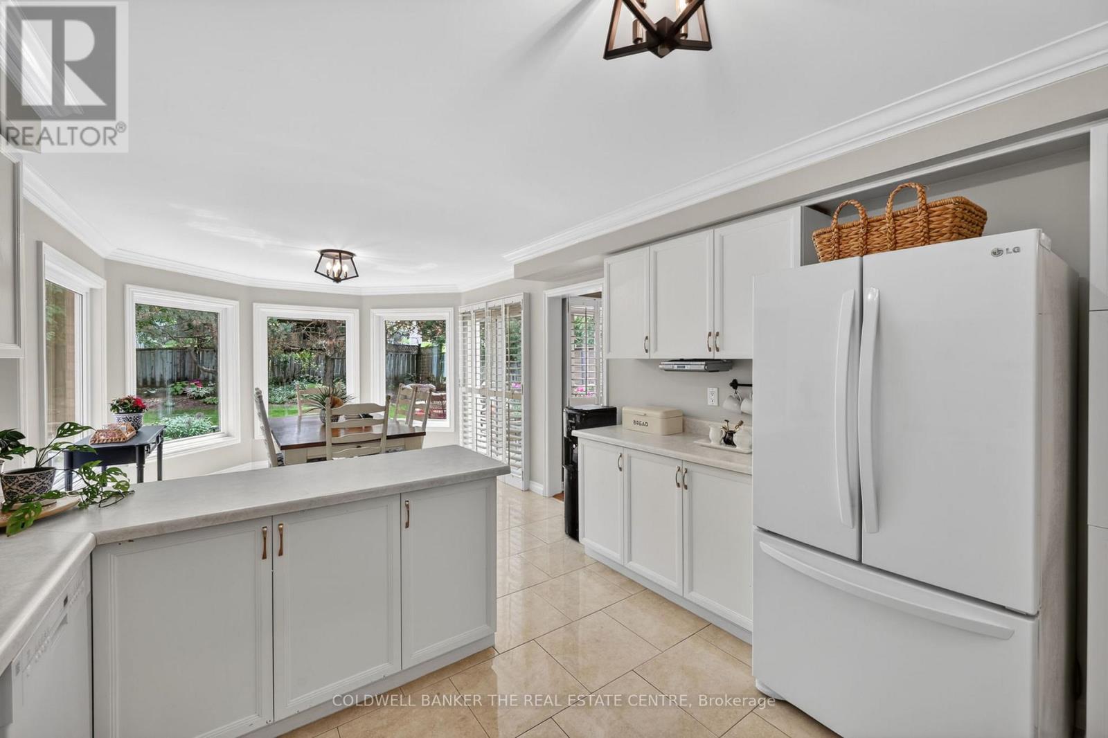 274 KIRBY CRESCENT - 10