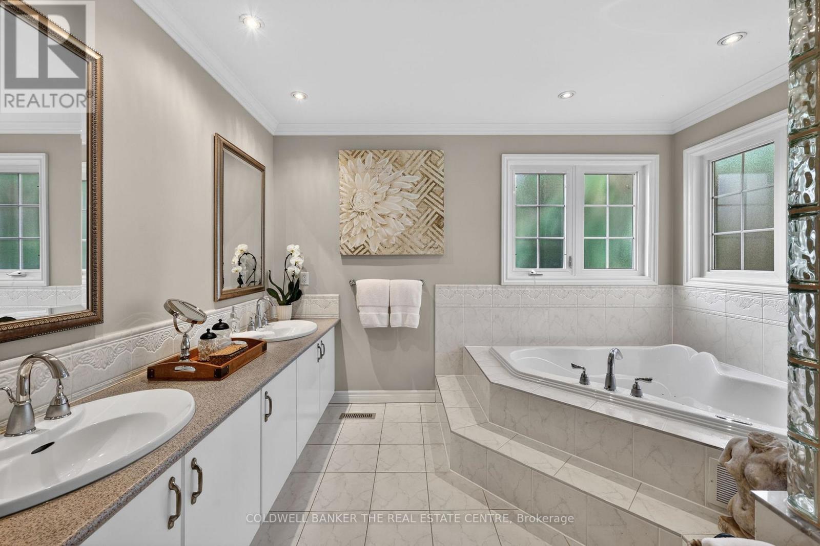 274 KIRBY CRESCENT - 22