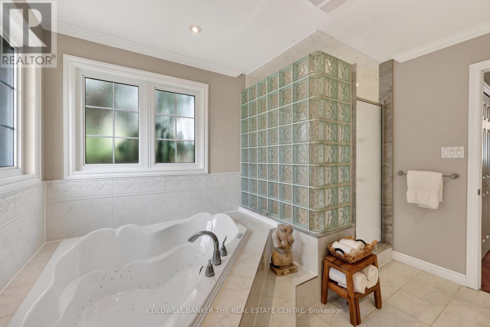 274 KIRBY CRESCENT - 23