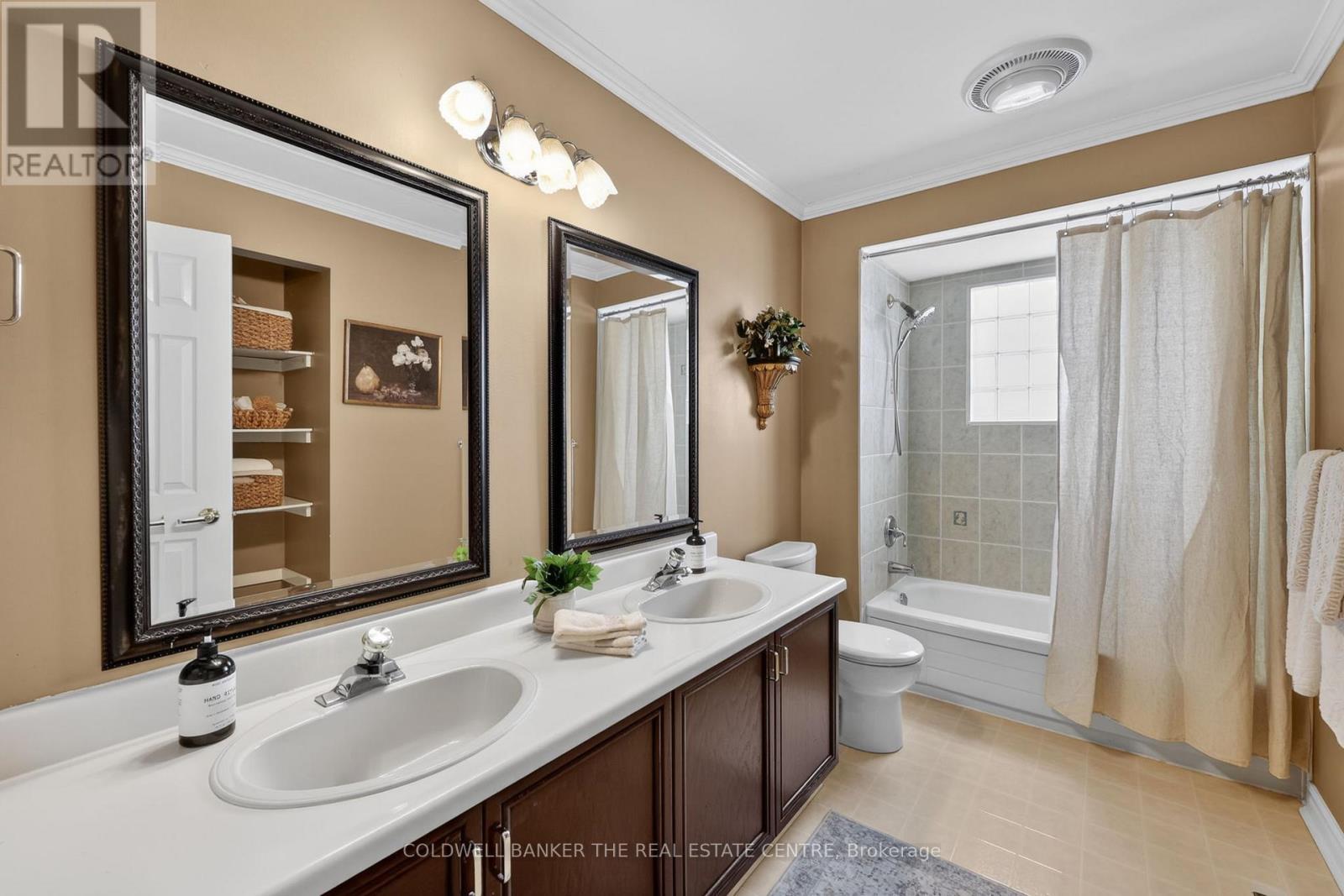 274 KIRBY CRESCENT - 27