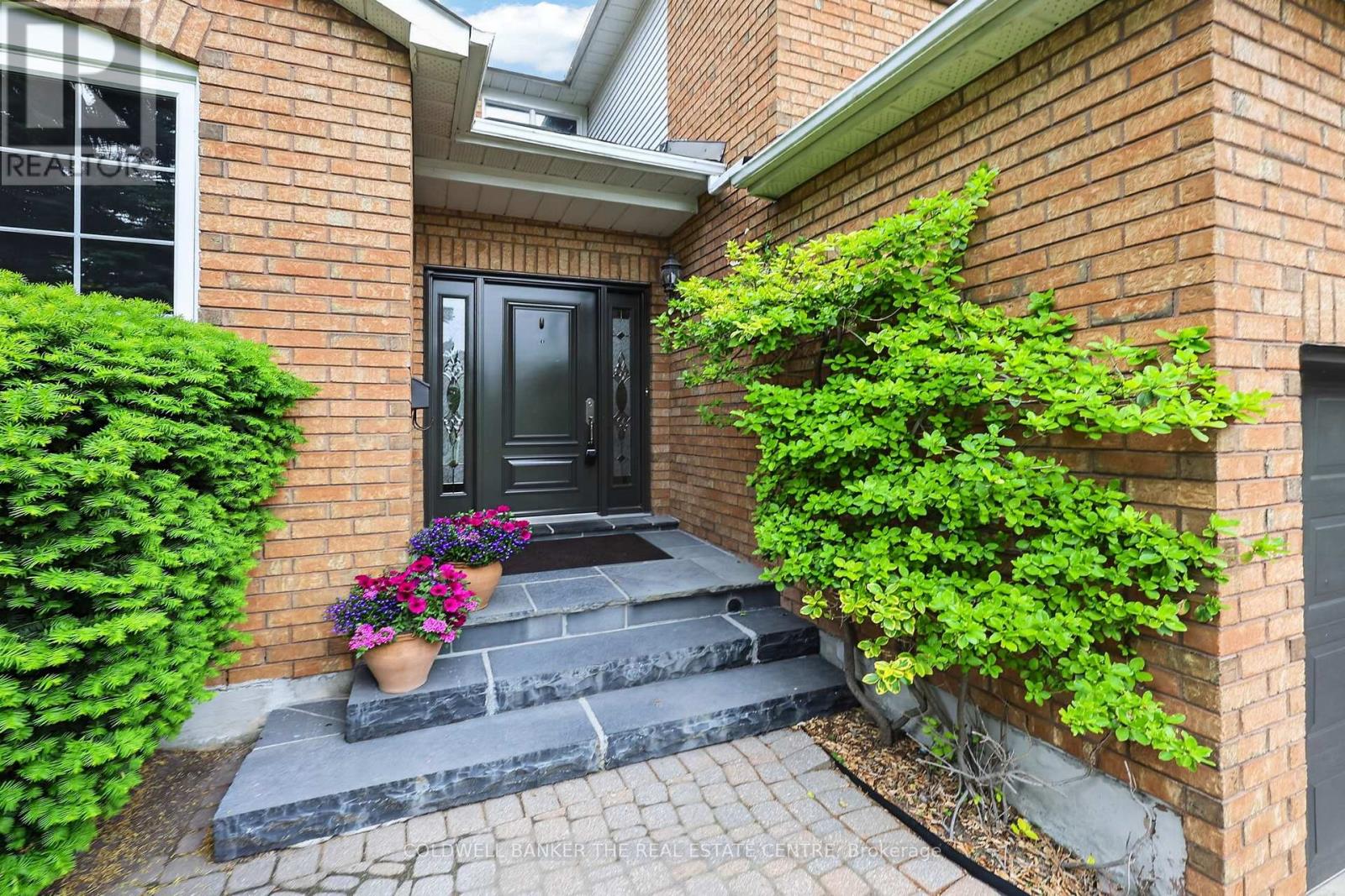 274 KIRBY CRESCENT - 3
