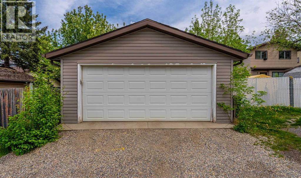 1455 Berkley Drive NW — photo 37
