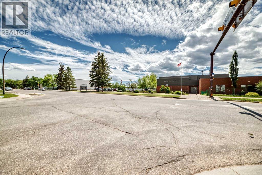 6639 19 Street SE - 12