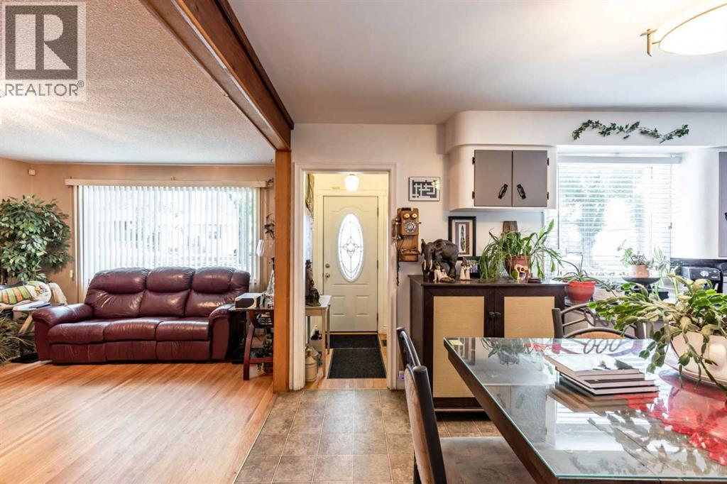 54 9 Street SW - photo 5