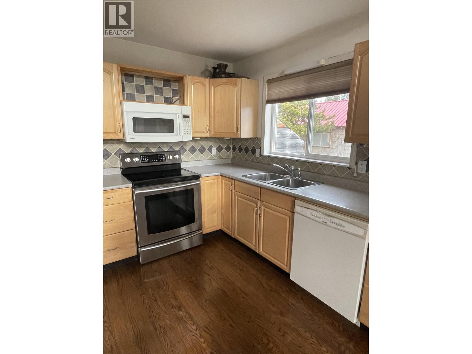 368 CINNAMON STREET - 6