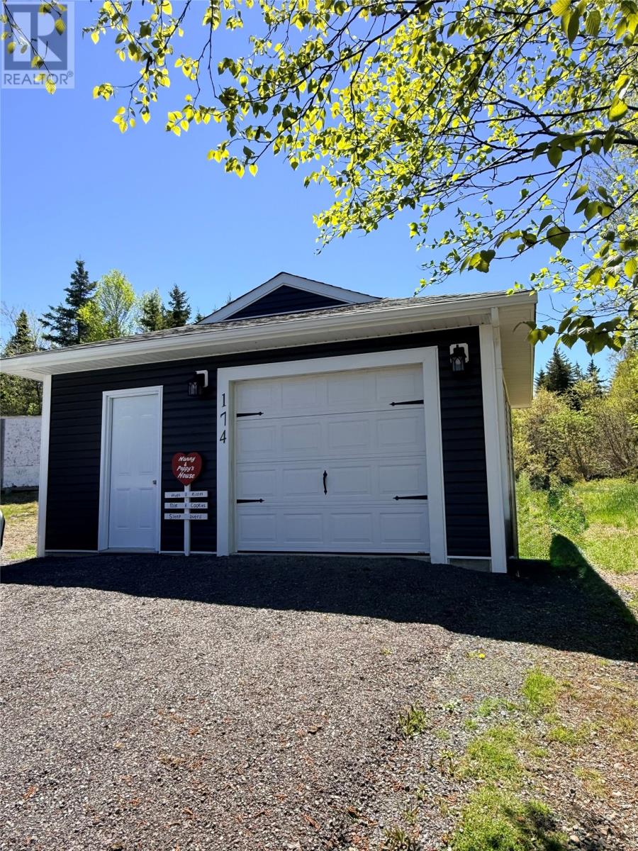 174 OceanView Crescent thumbnail 2