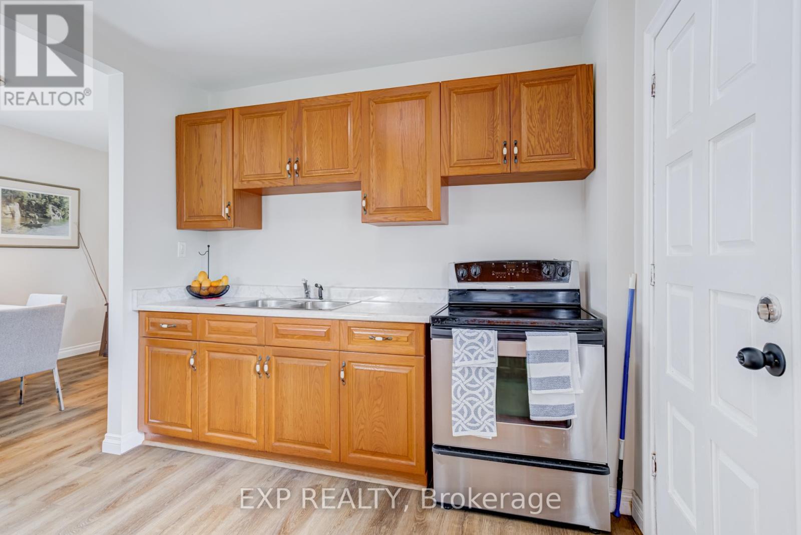 5 LAXIS AVENUE - 6