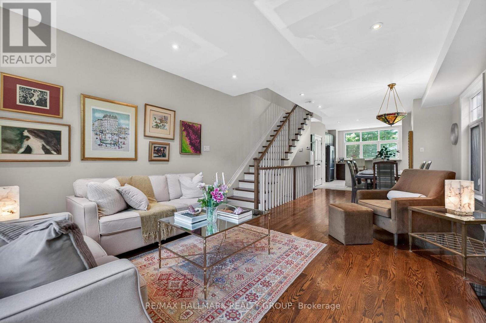 320 IONA STREET - 12