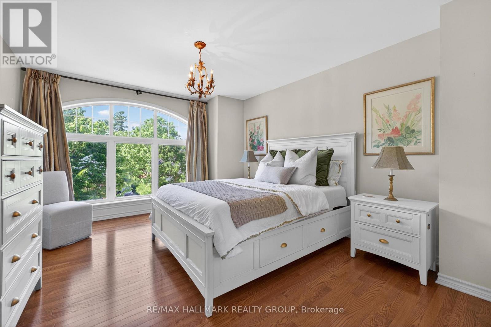 320 IONA STREET - 14