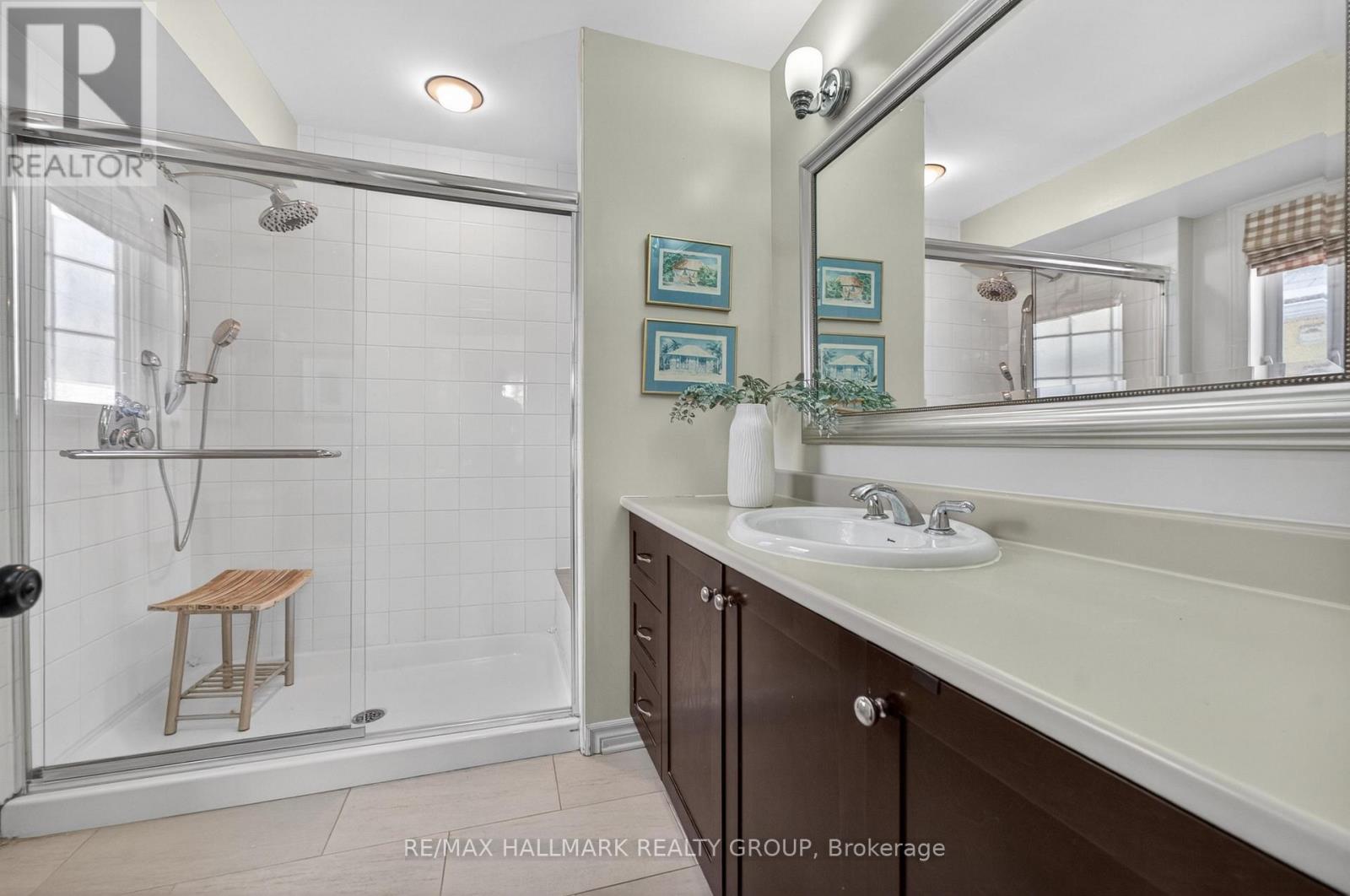 320 IONA STREET - 16