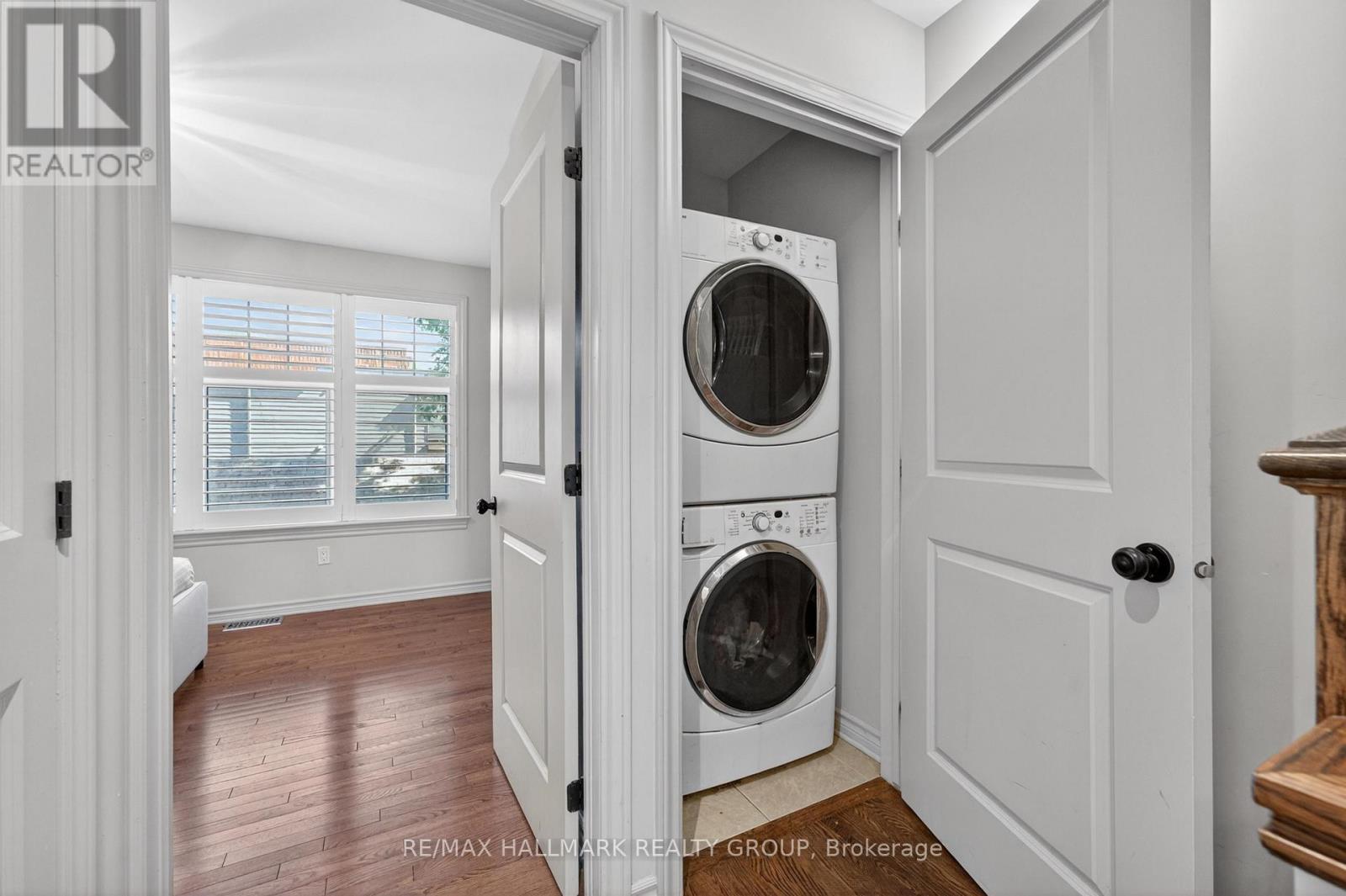 320 IONA STREET - 20