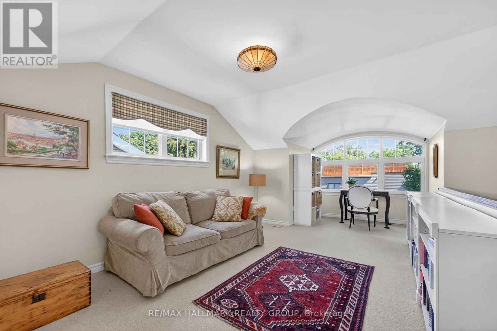320 IONA STREET - 22