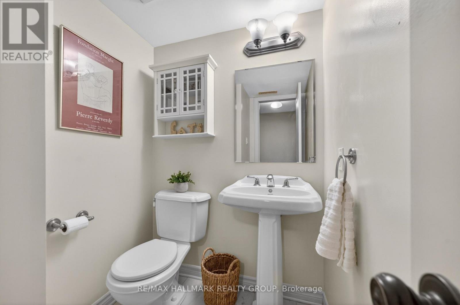 320 IONA STREET - 27
