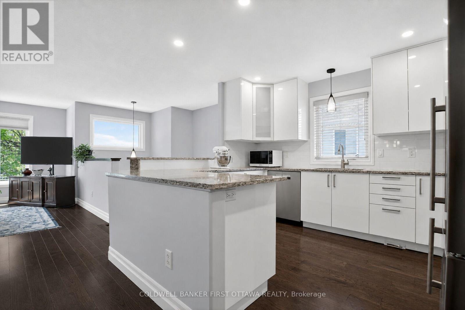 3 Bed, 2 Bath House for Sale in Ottawa – 58 BOULDER WAY, Ottawa – MLS# X13432260 - Image 13
