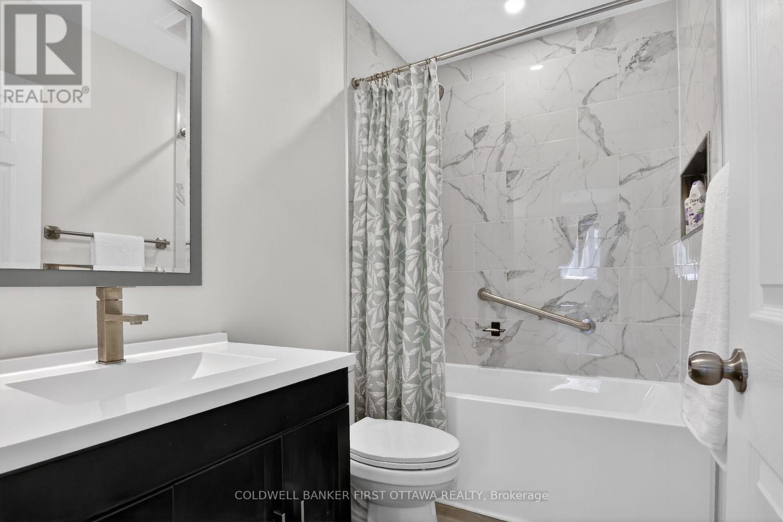 3 Bed, 2 Bath House for Sale in Ottawa – 58 BOULDER WAY, Ottawa – MLS# X13432260 - Image 39