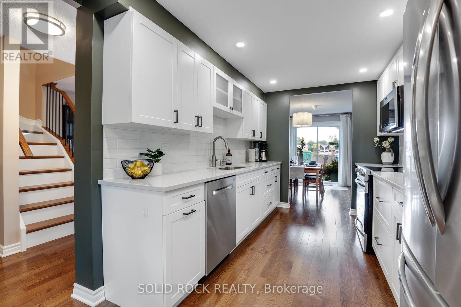 97 BEACHVIEW PRIVATE - 11