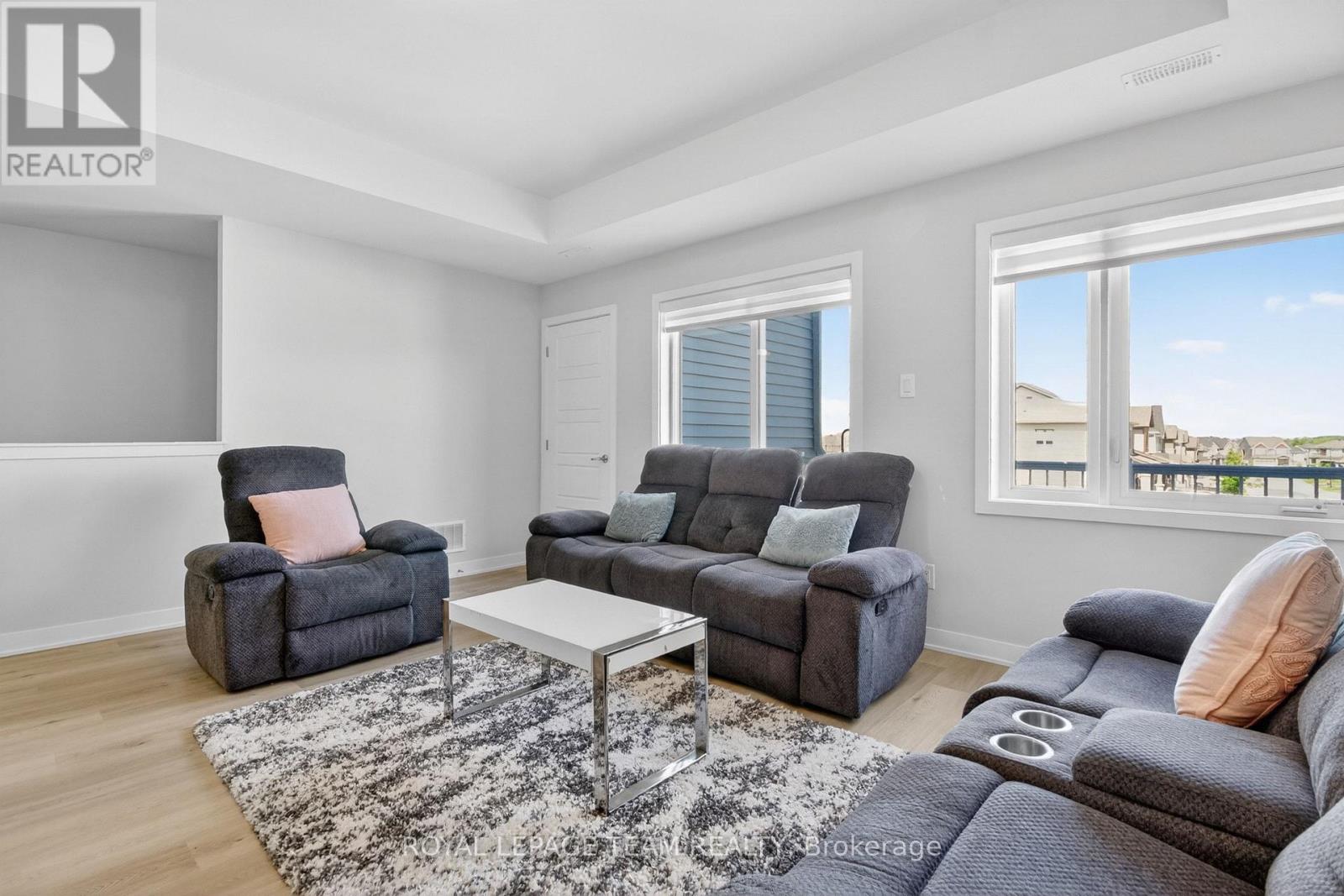 2 Bed, 3 Bath House for Rent in Ottawa – 720 LILLIAN FREIMAN PRIVATE, Ottawa – MLS# X13432334 - Image 12