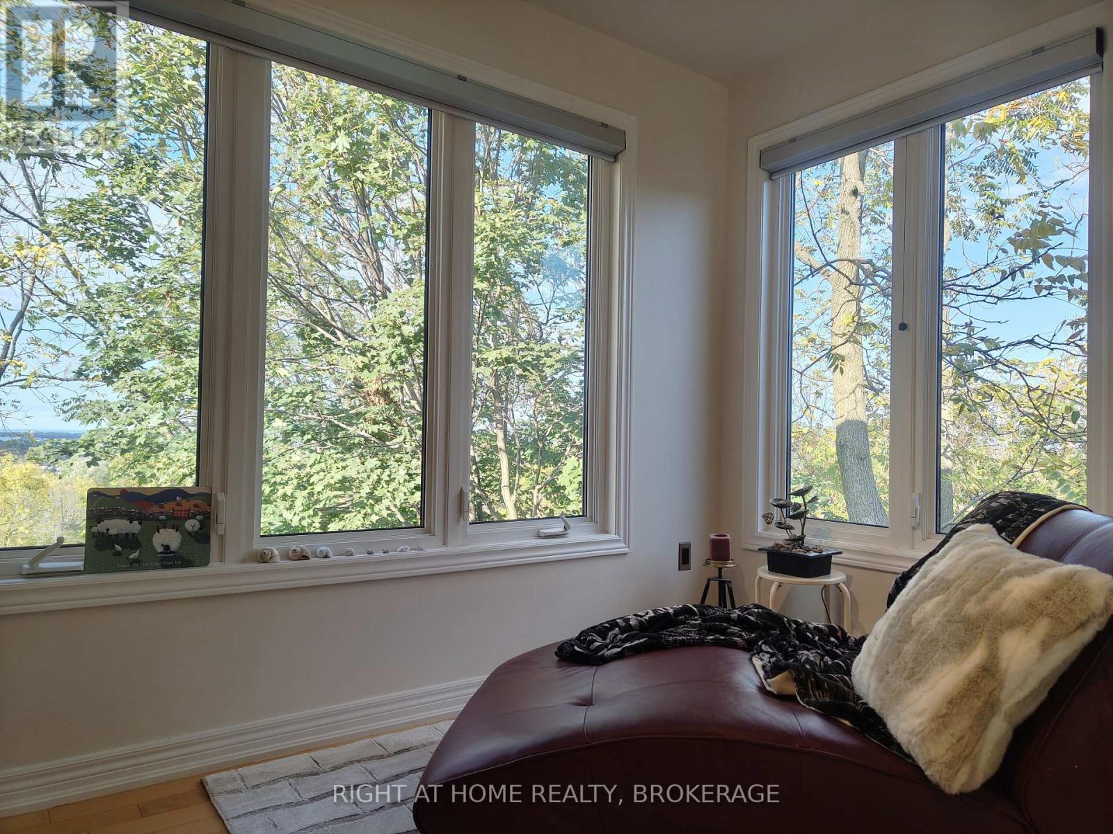 22 URSULA AVENUE - 26