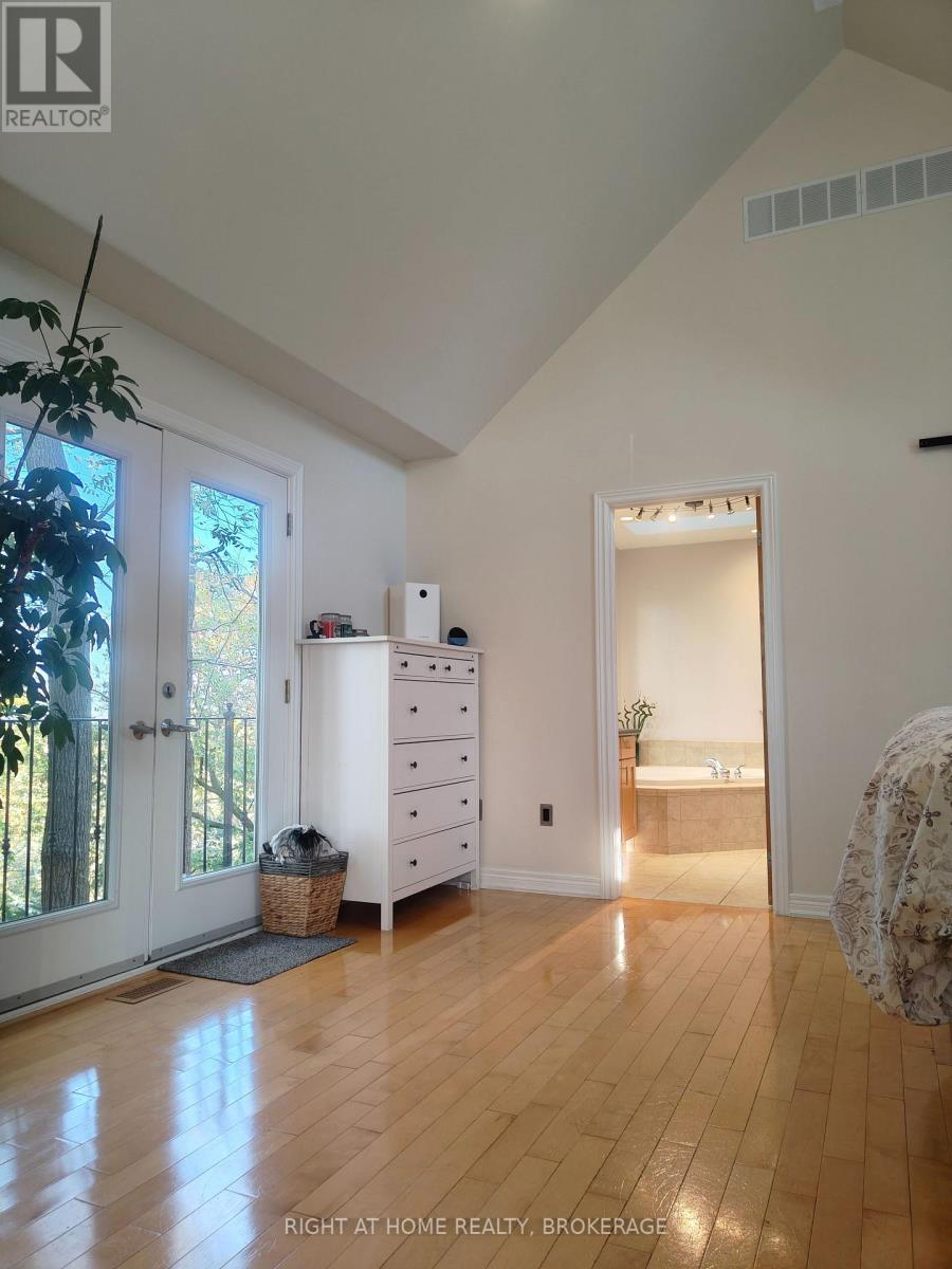 22 URSULA AVENUE - 33