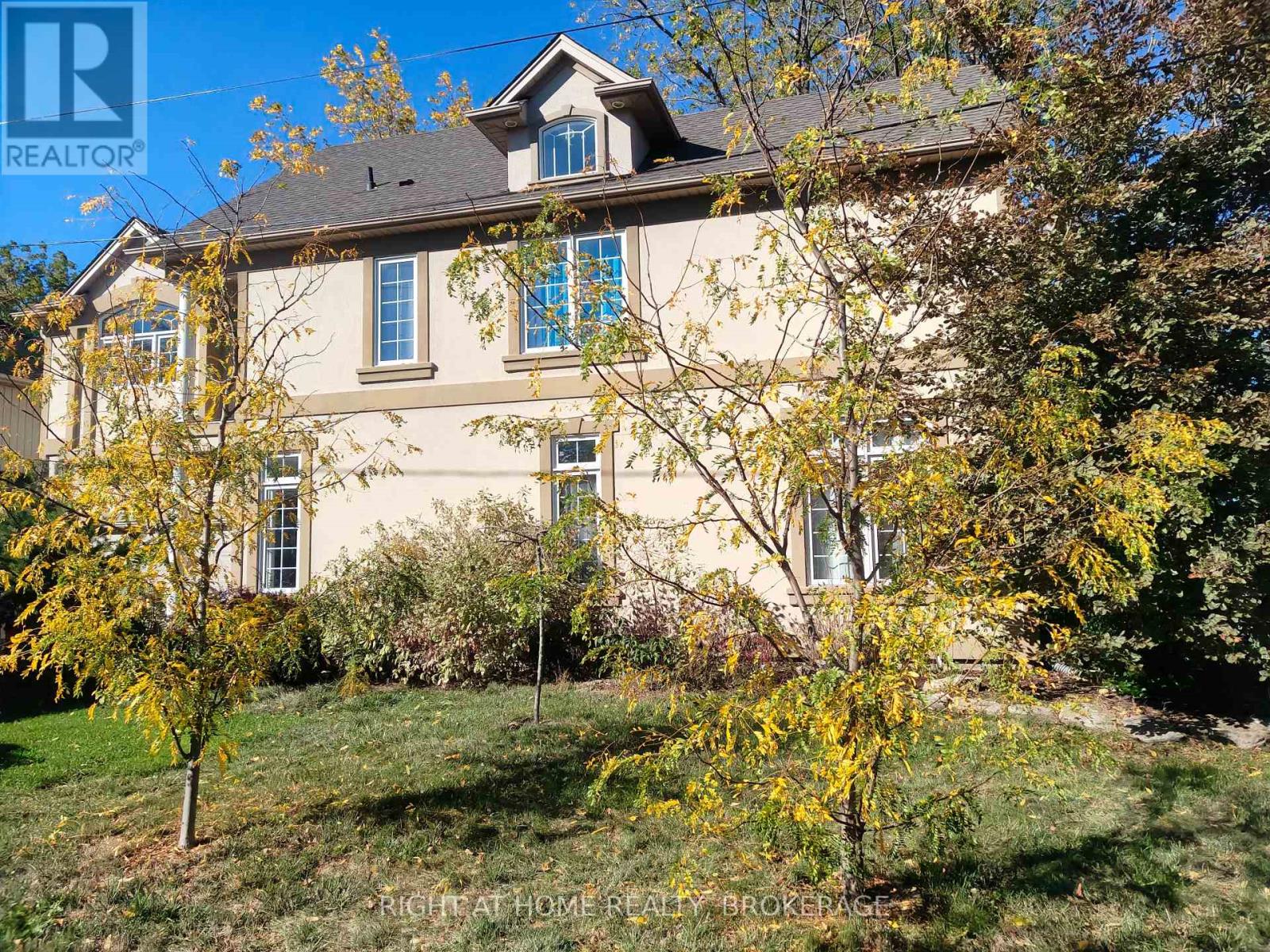 22 URSULA AVENUE - 40