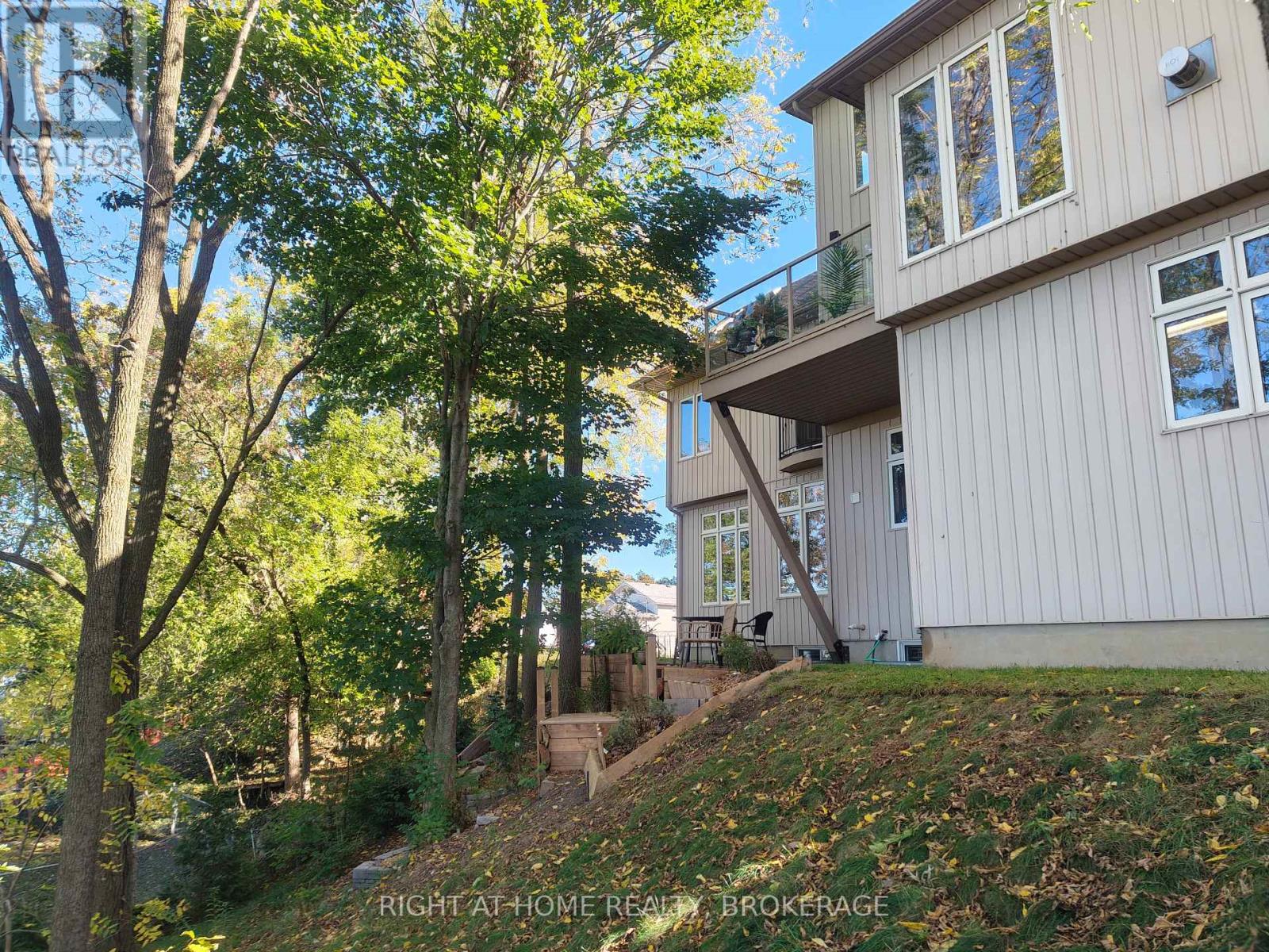 22 URSULA AVENUE - 7