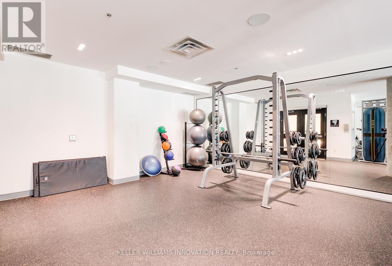 #317 15 WELLINGTON STREET - 26