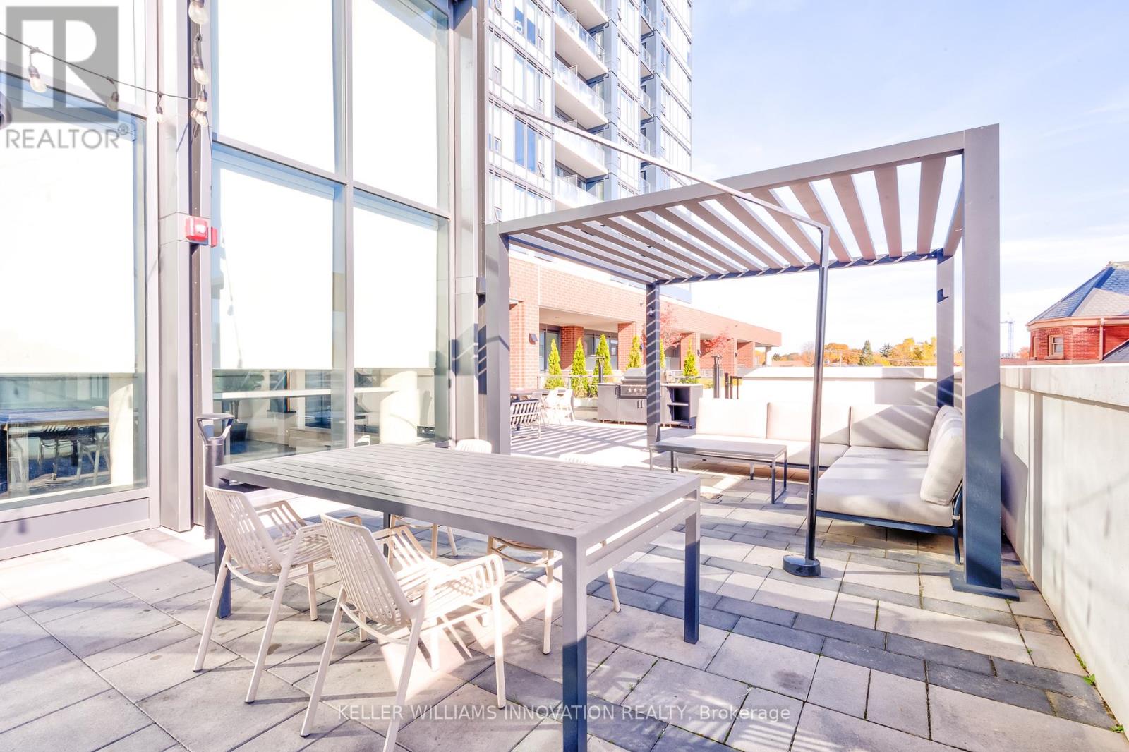 #317 15 WELLINGTON STREET - 33