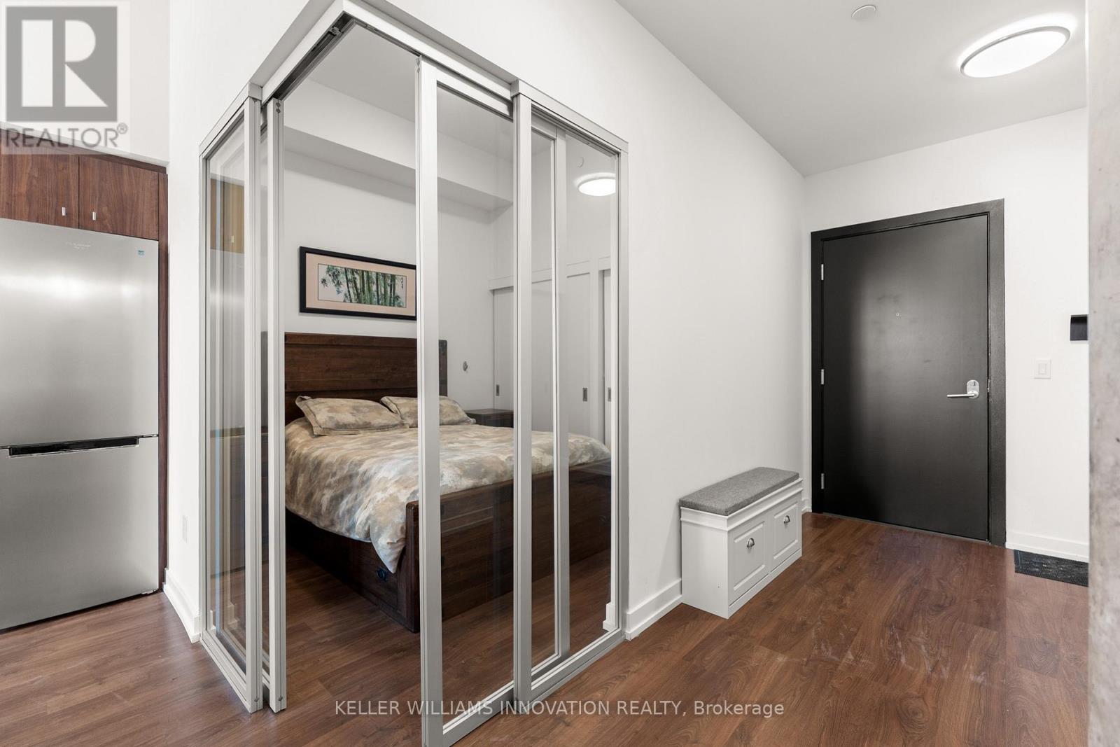 #317 15 WELLINGTON STREET - 5