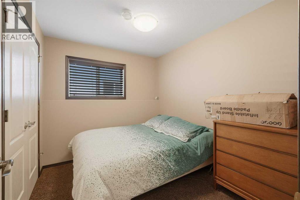 182 Robinson Avenue — photo 30