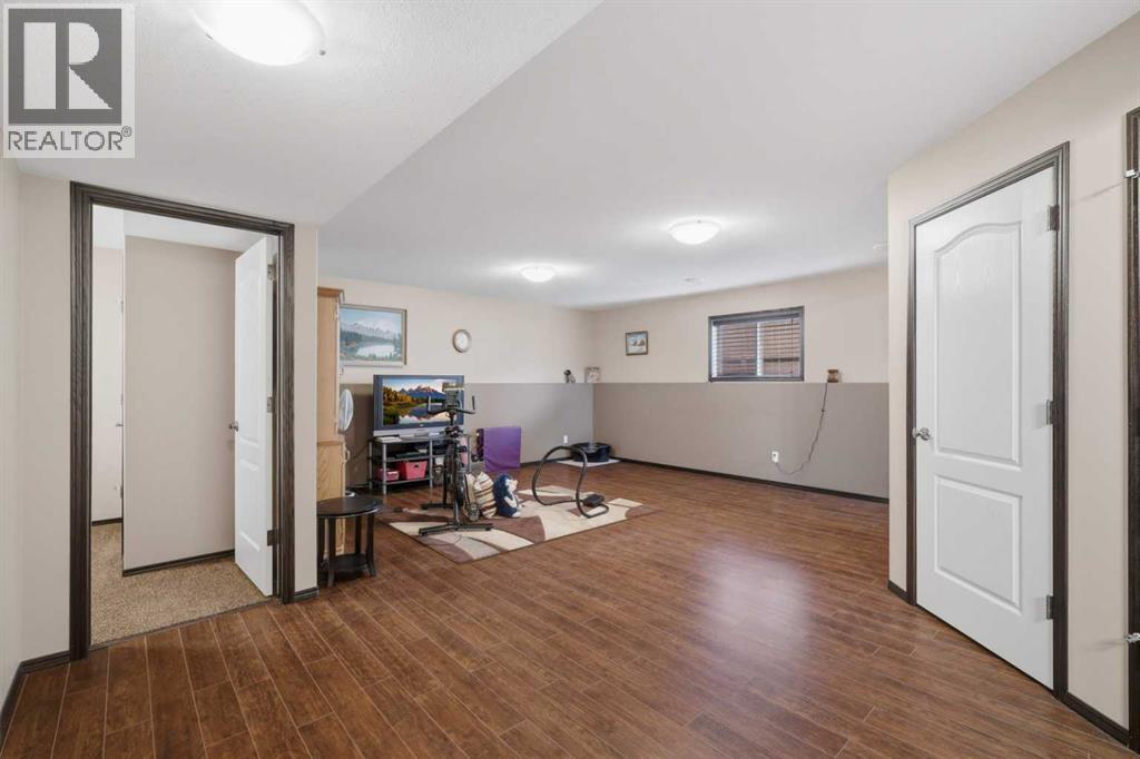 182 Robinson Avenue — photo 29