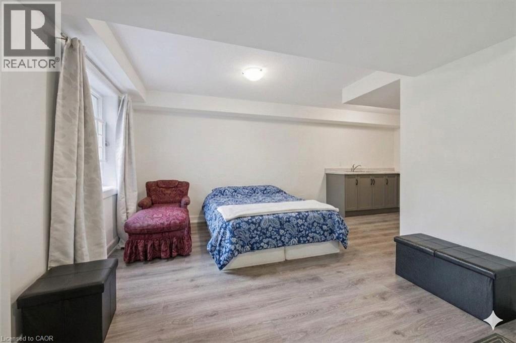 #57 100 HOLLYWOOD Court - Image 33