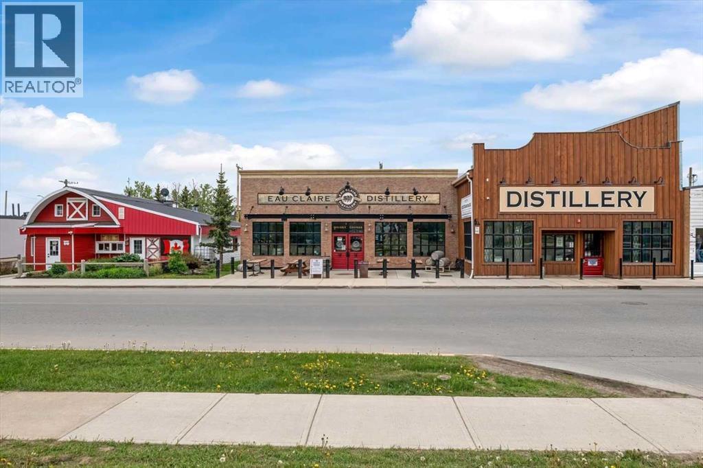 Shops and restaurants of Turner Valley