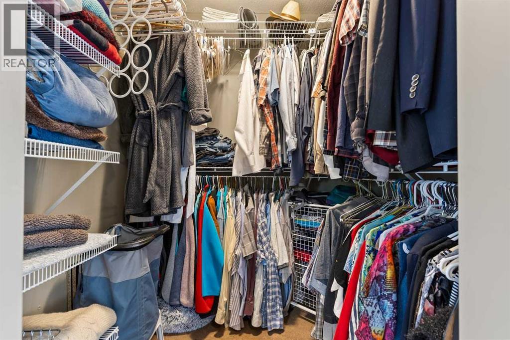 Wal in closet