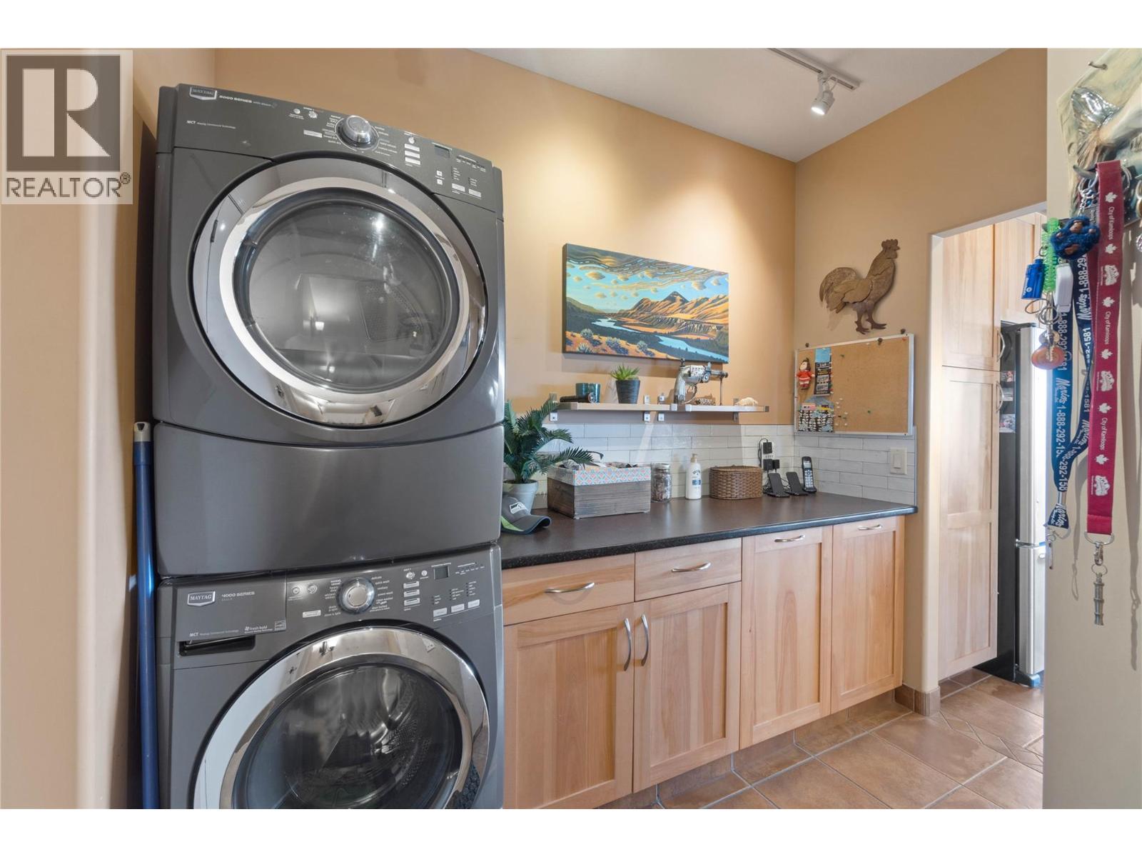 #4 776 Dunrobin Drive - 16