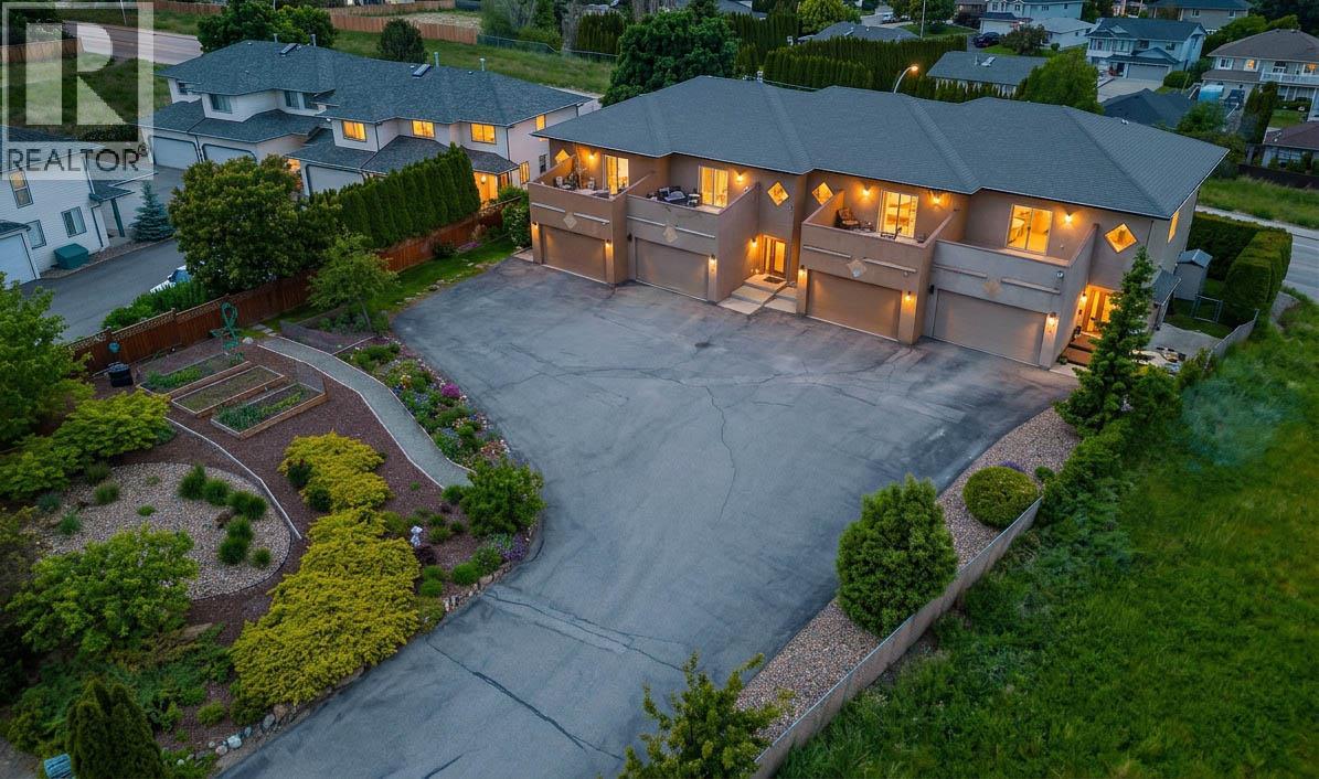 #4 776 Dunrobin Drive - Image 2