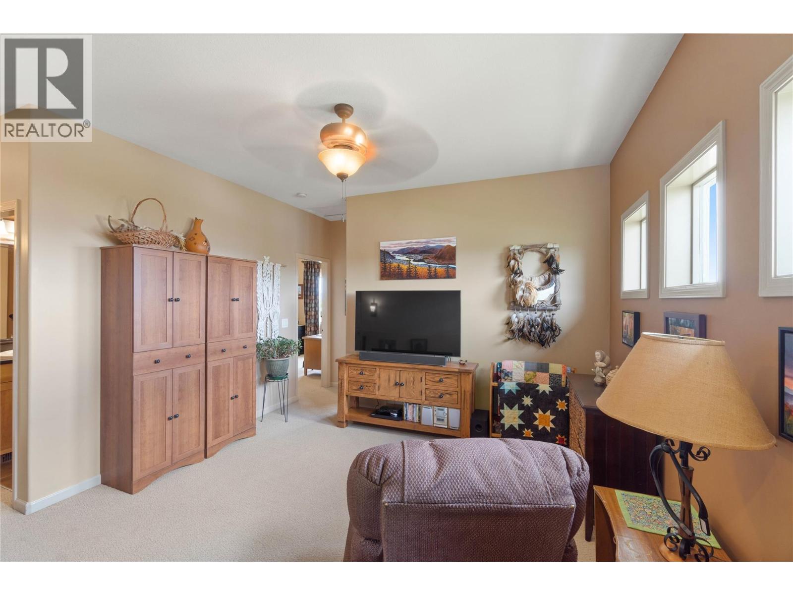 #4 776 Dunrobin Drive - 23