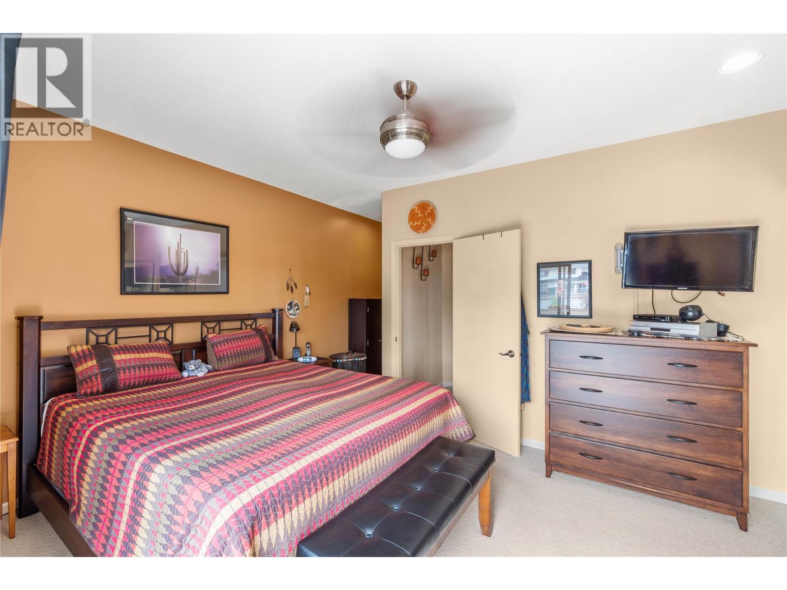 #4 776 Dunrobin Drive - 17