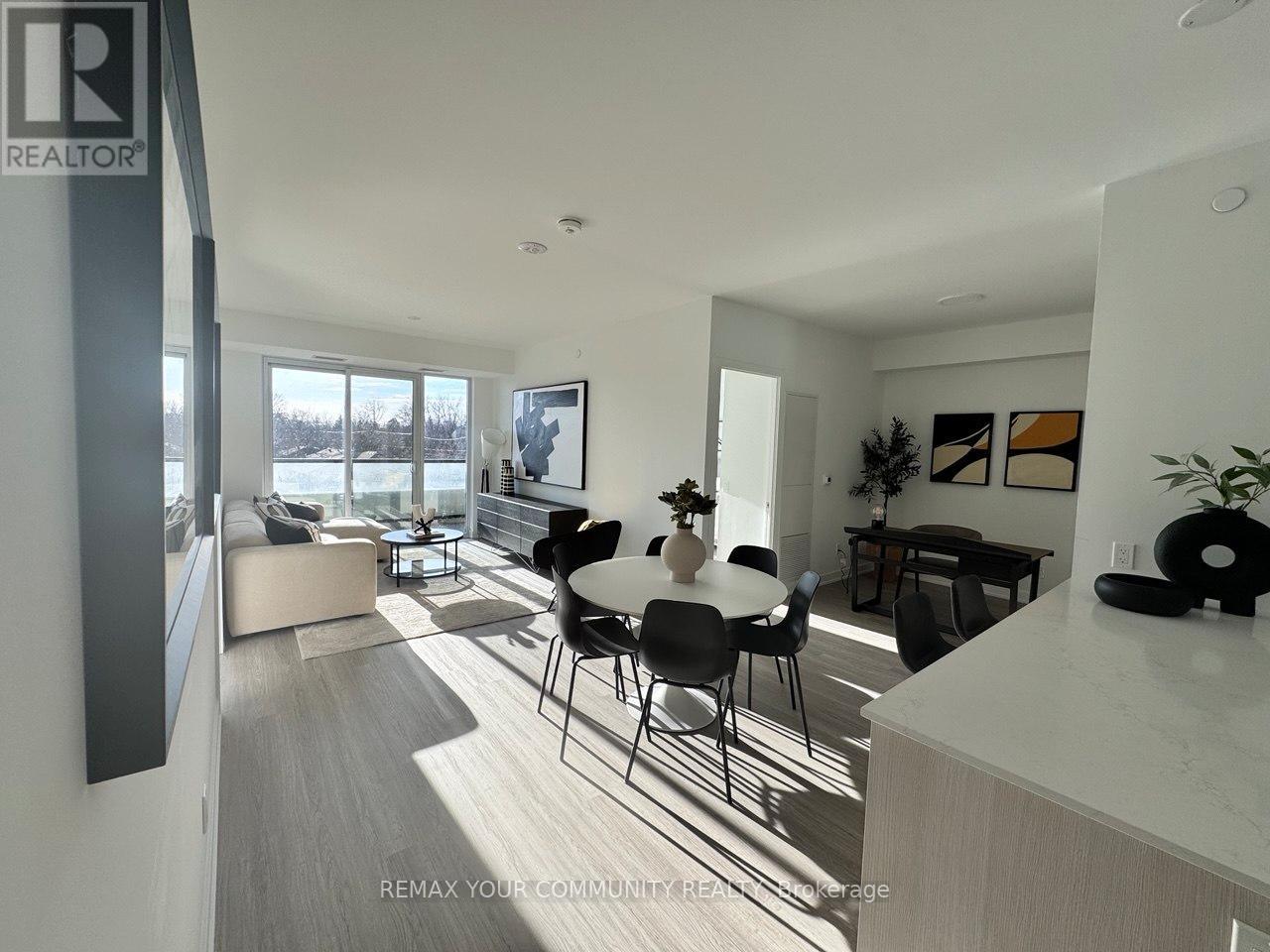 #332 8188 YONGE STREET - 4