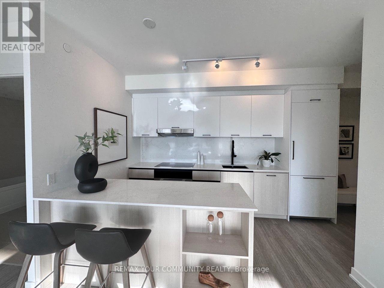 #332 8188 YONGE STREET - 8