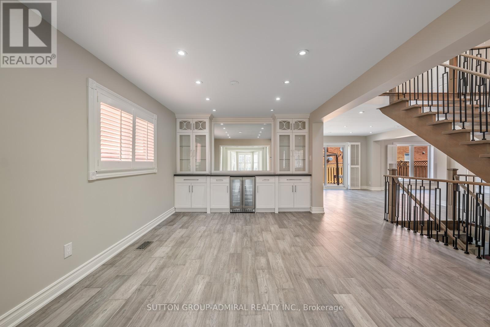 150 ROCKWOOD CRESCENT - 3
