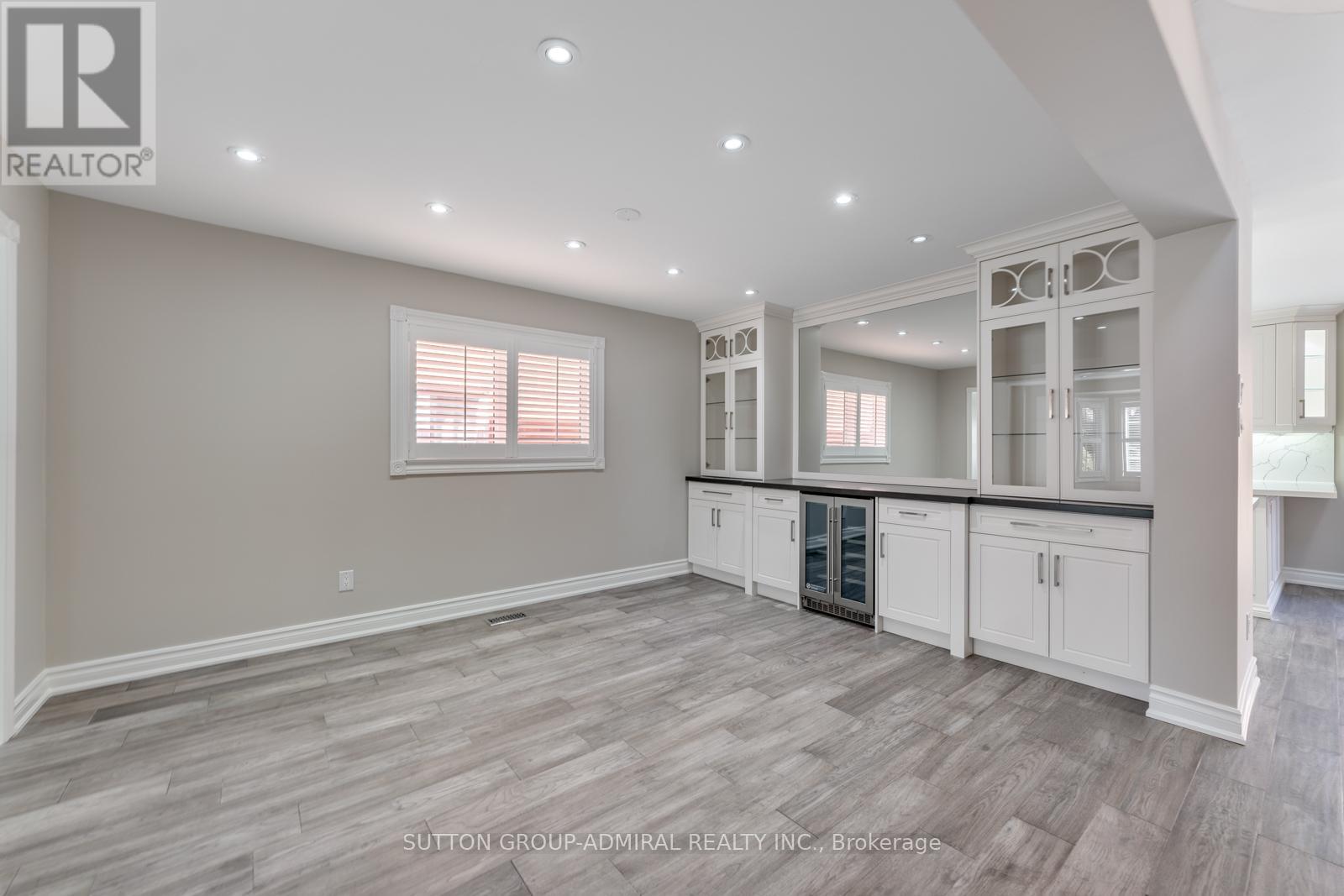 150 ROCKWOOD CRESCENT - 4