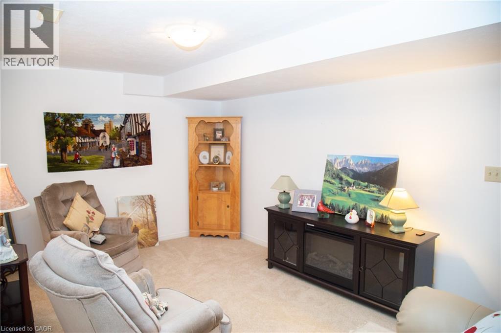 630 GREENOCK Street - 33