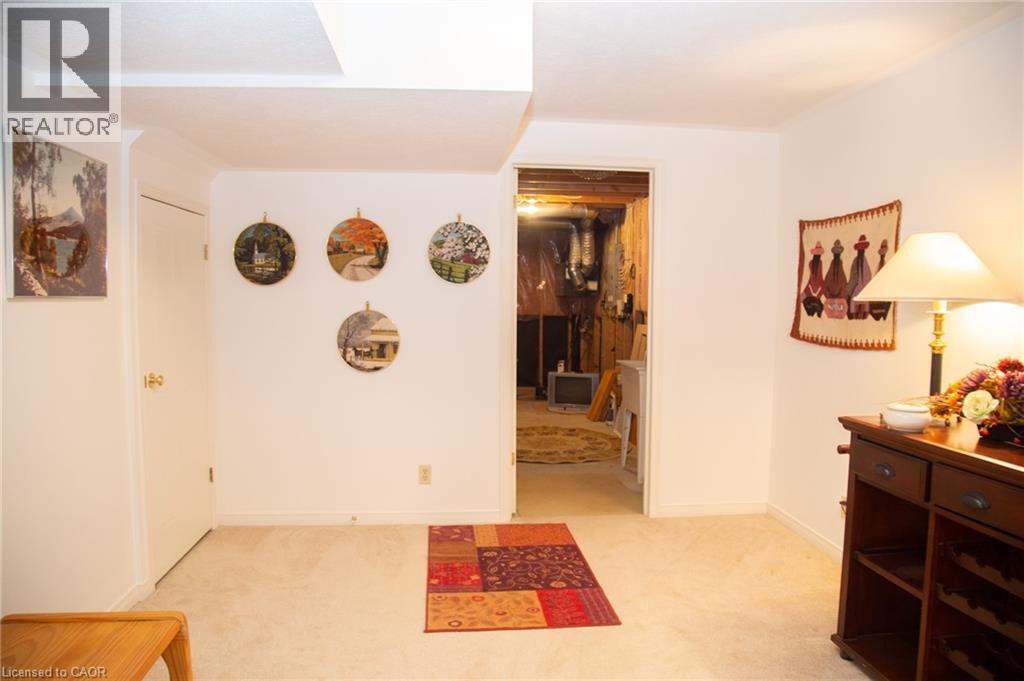 630 GREENOCK Street - 34