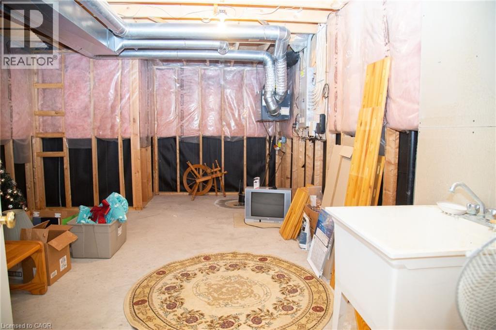 630 GREENOCK Street - 44