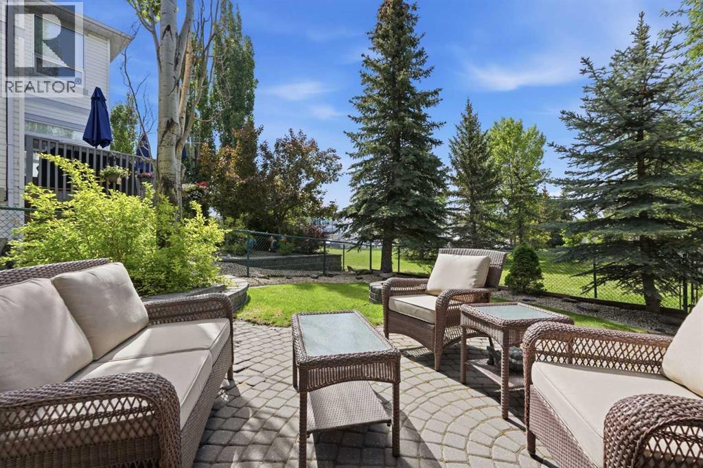 347 Mt Douglas Green SE — photo 41