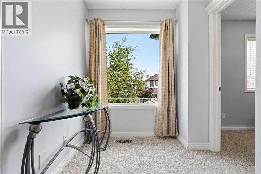 347 Mt Douglas Green SE — photo 30